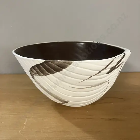 Vintage Royce McLashan Pottery Bowl. 10 x 19.5cm