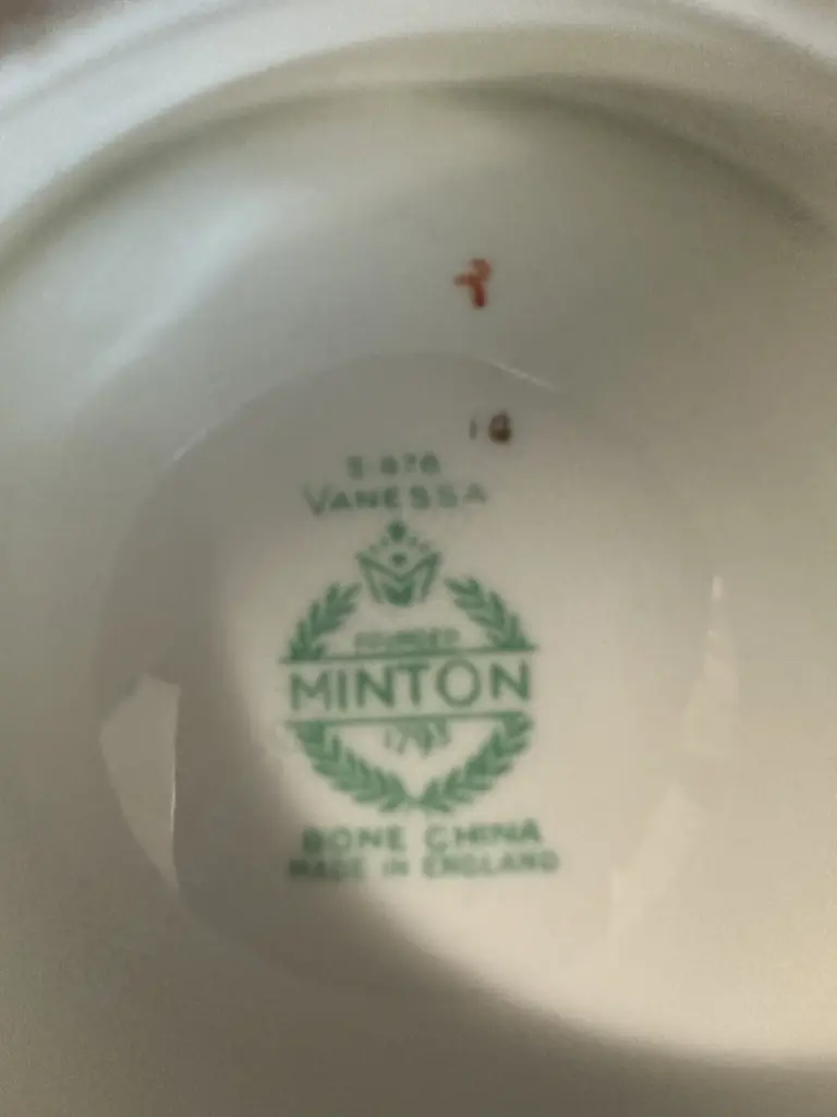 Minton Vanessa Footed Bowl Floral Detail  #3678 H9,Dia22cm. Image 1++