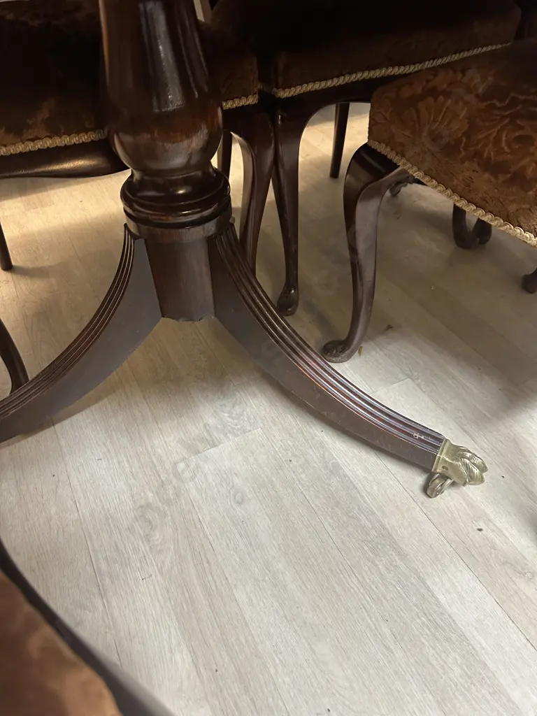 Mahogany & Marquetry Detailed Oval Extension Dining Table With 8 Dining Chairs Including 2 Carver Image 1++