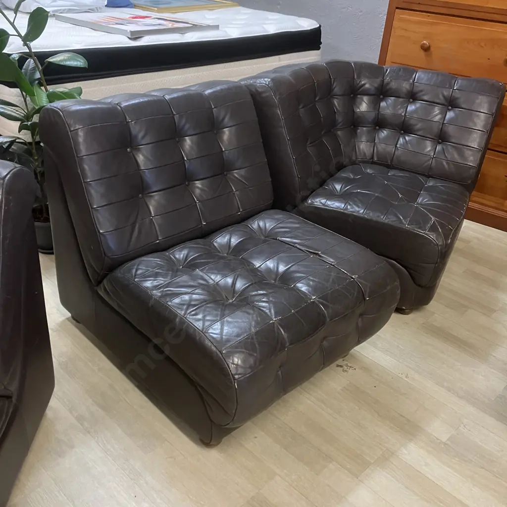 Vintage Button Back Chocolate Brown Leather Corner Couch With Turned Wooden Feet, Modular, 5 Piece. 250 x 250cm Image 1++