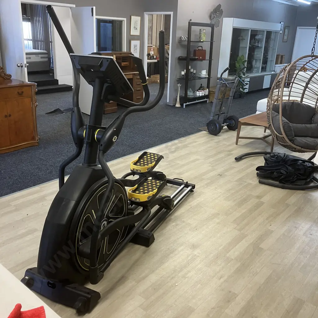 Track Xplorer Cross Trainer Image 1++