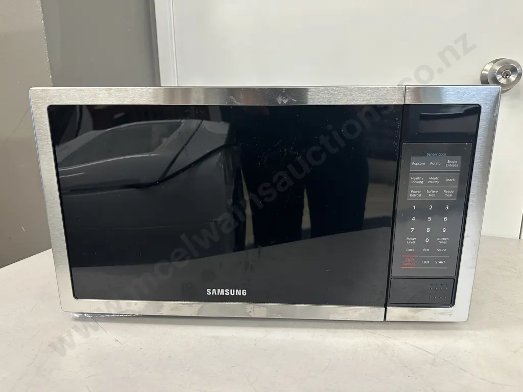Samsung ME6104ST1 28L Sensor 1000w Microwave - Black With Stainless Steel Trim (Oct 2023) Image 1++