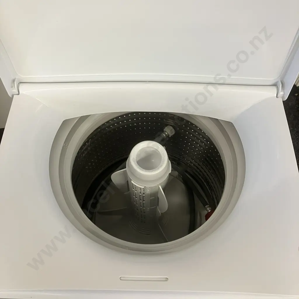 Fisher & Paykel Quicksmart 5.5Kg Top Loader Washing Machine Model MW513, #URV412488 Image 1++