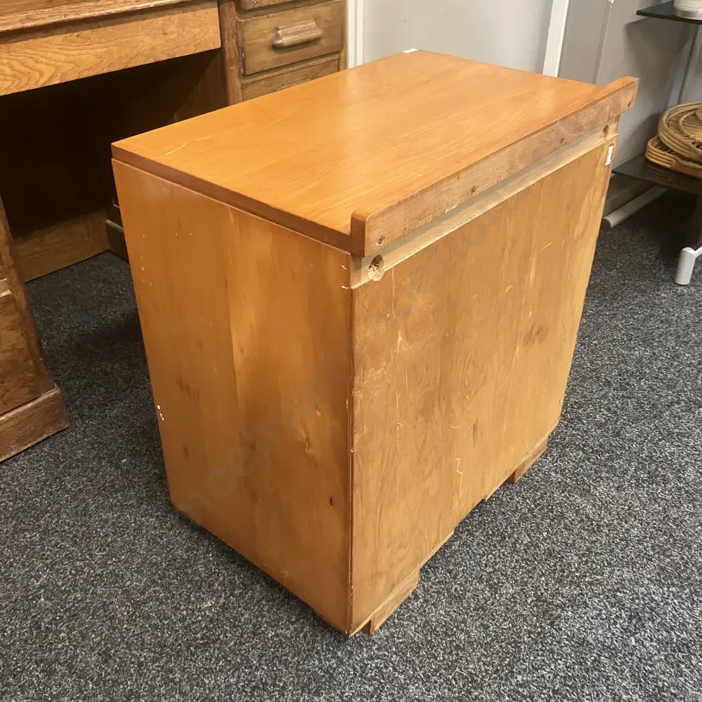Vintage Rimu 3 Drawer Chest. H73 W65 D42cm Image 1++