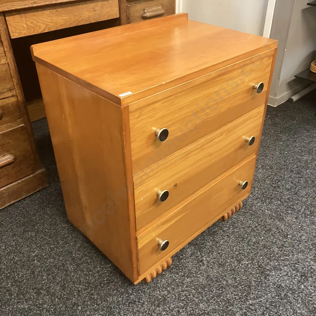 Vintage Rimu 3 Drawer Chest. H73 W65 D42cm Image 1++