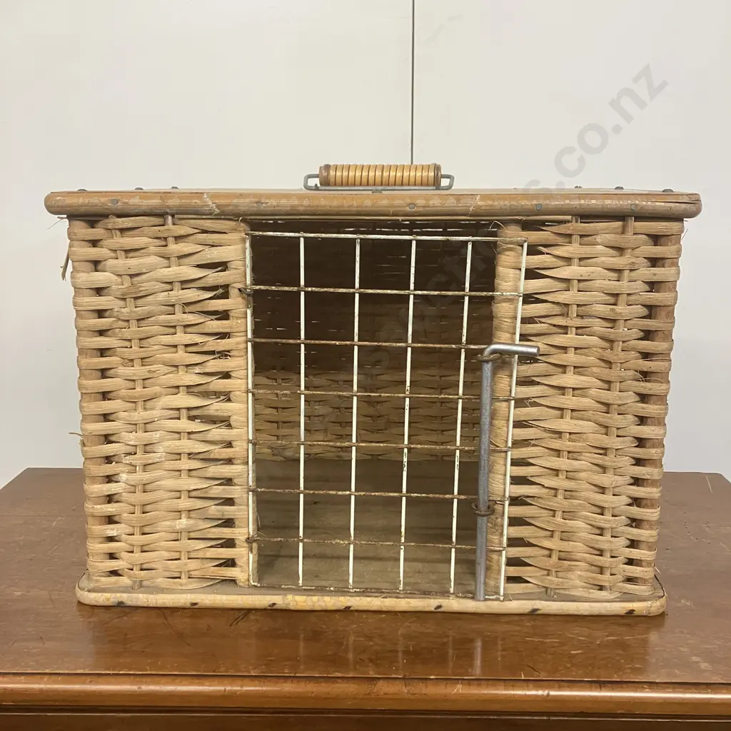 Vintage Wicker Cat Carry Basket. H32 W47 D33cm Image 1++