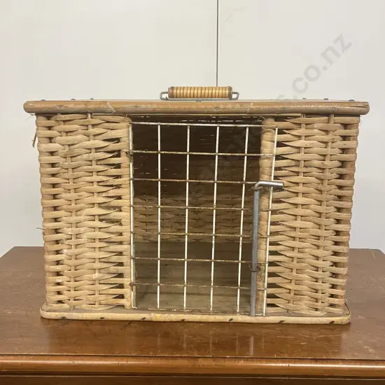 Vintage Wicker Cat Carry Basket. H32 W47 D33cm