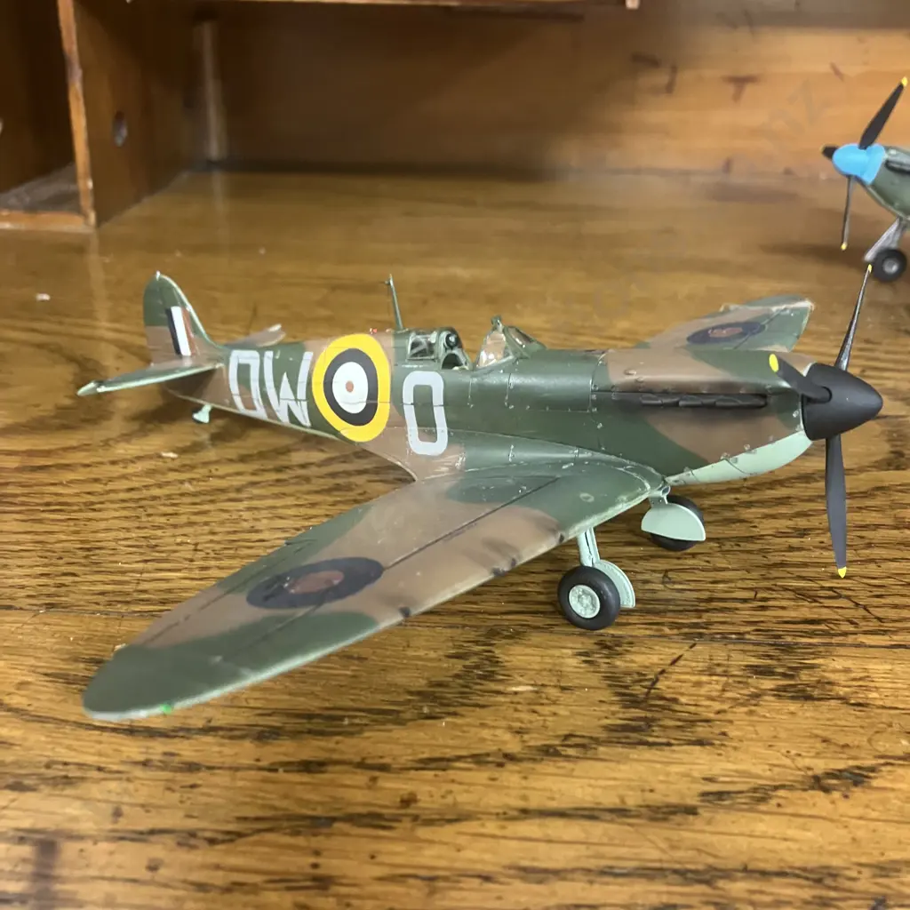 1:48 RAF Supermarine Spitfire Mk.1, Hawker Hurricane Mk.1 & Gloster Meteor F Mk.3 - EE235, RAF 616 Squadron Image 1++