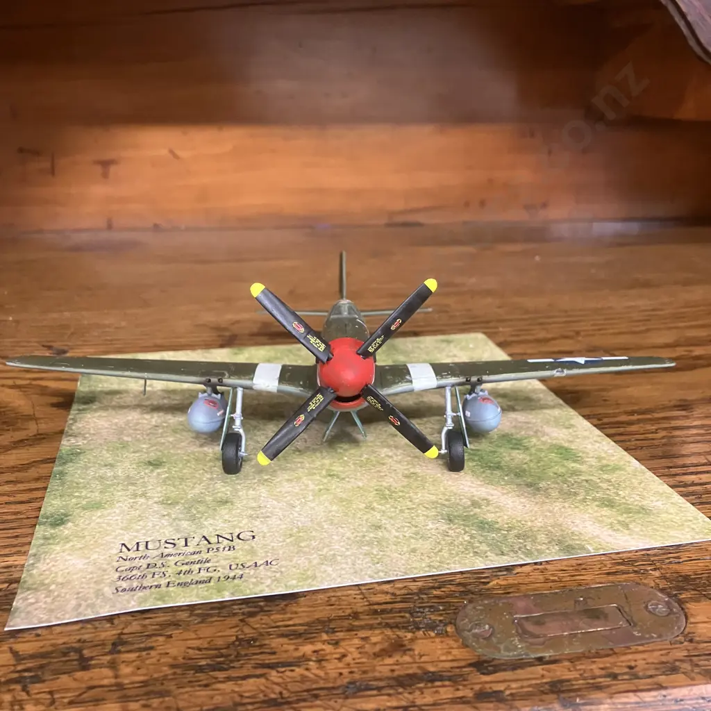 1:48 USAF P-51B Mustang & P-47 Thunderbolt Image 1++