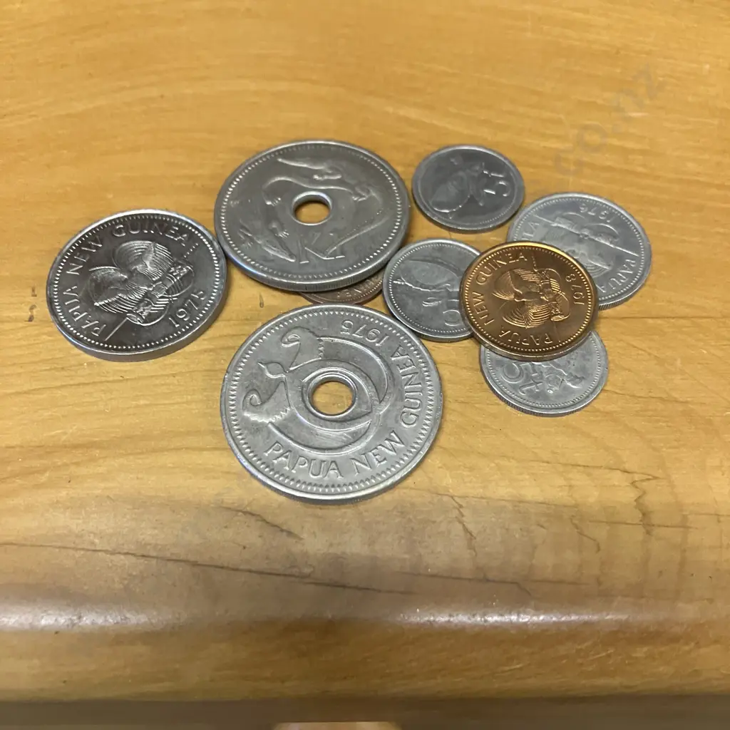 Lot of 9 Assorted Papua New Guinea Coins Image 1++