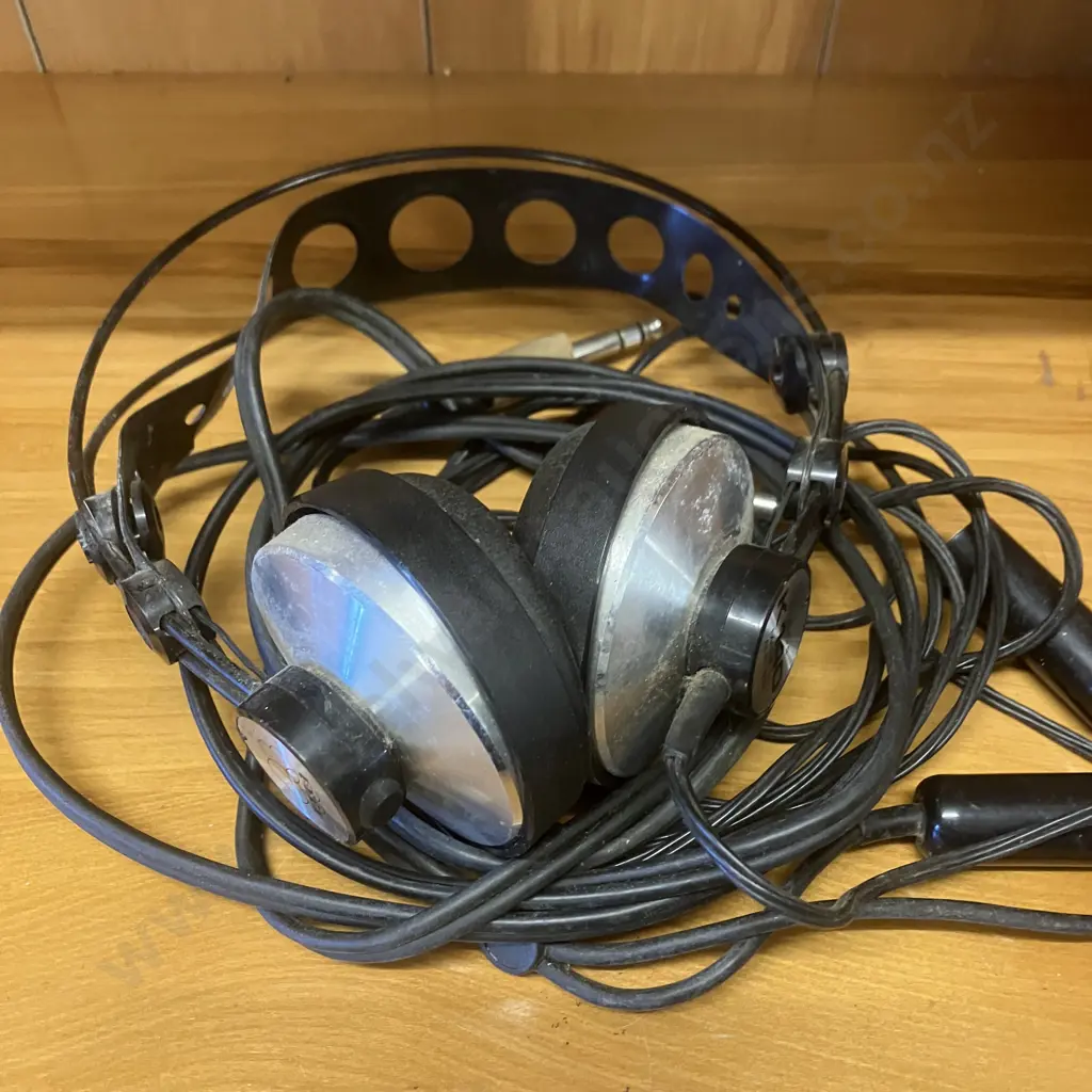 Vintage AKG K140 Stereo Headphones Made In Austria Image 1++