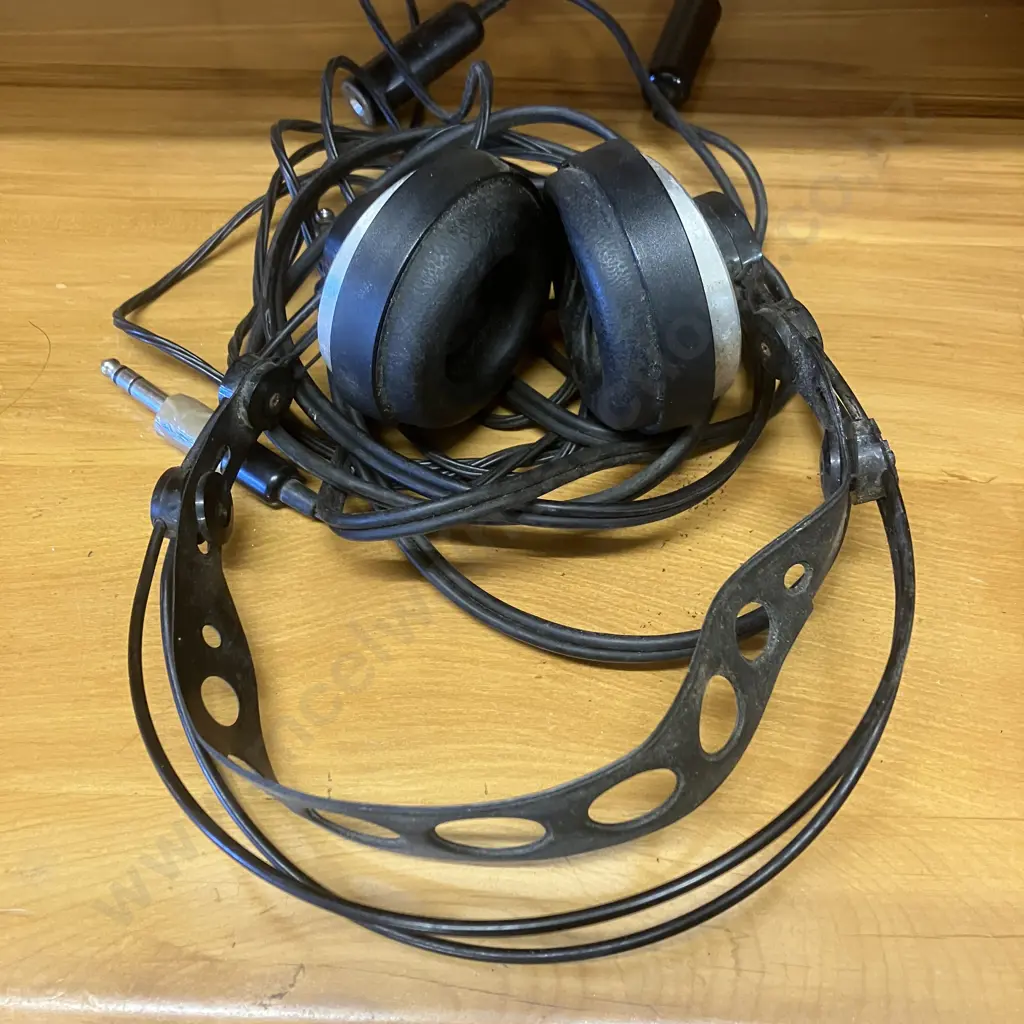 Vintage AKG K140 Stereo Headphones Made In Austria Image 1++