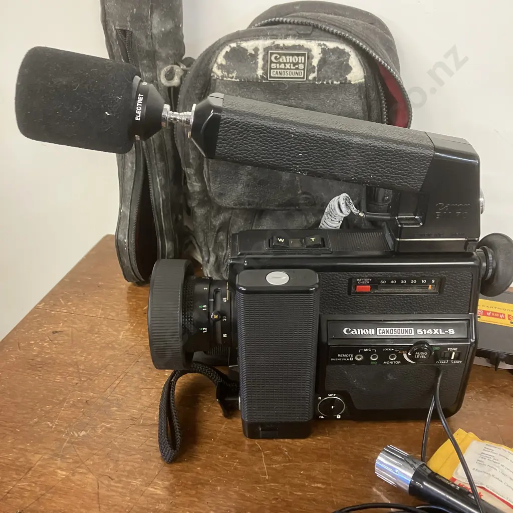 Vintage Canon Canosound 514XL-S Movie Camera & Case Image 1++