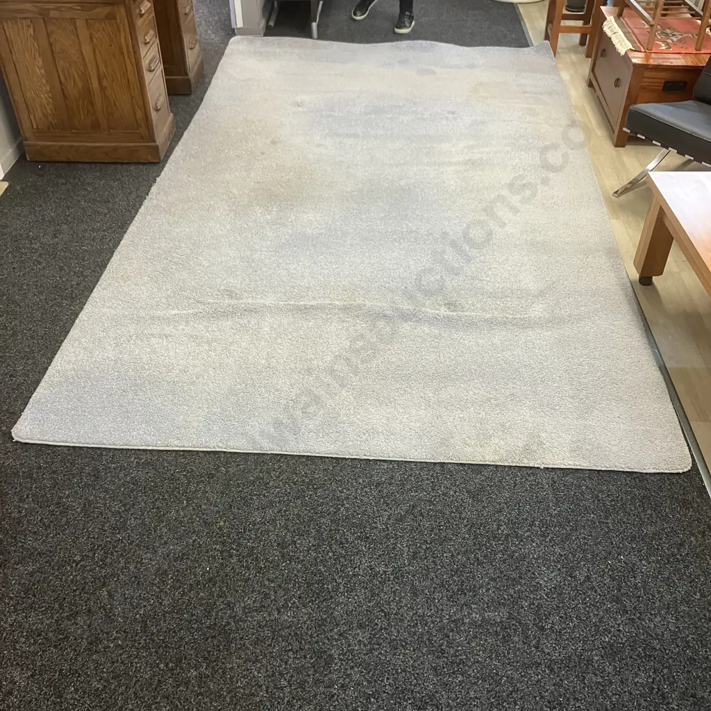 Grey Toned Floor Rug. 206 x 357cm Image 1++