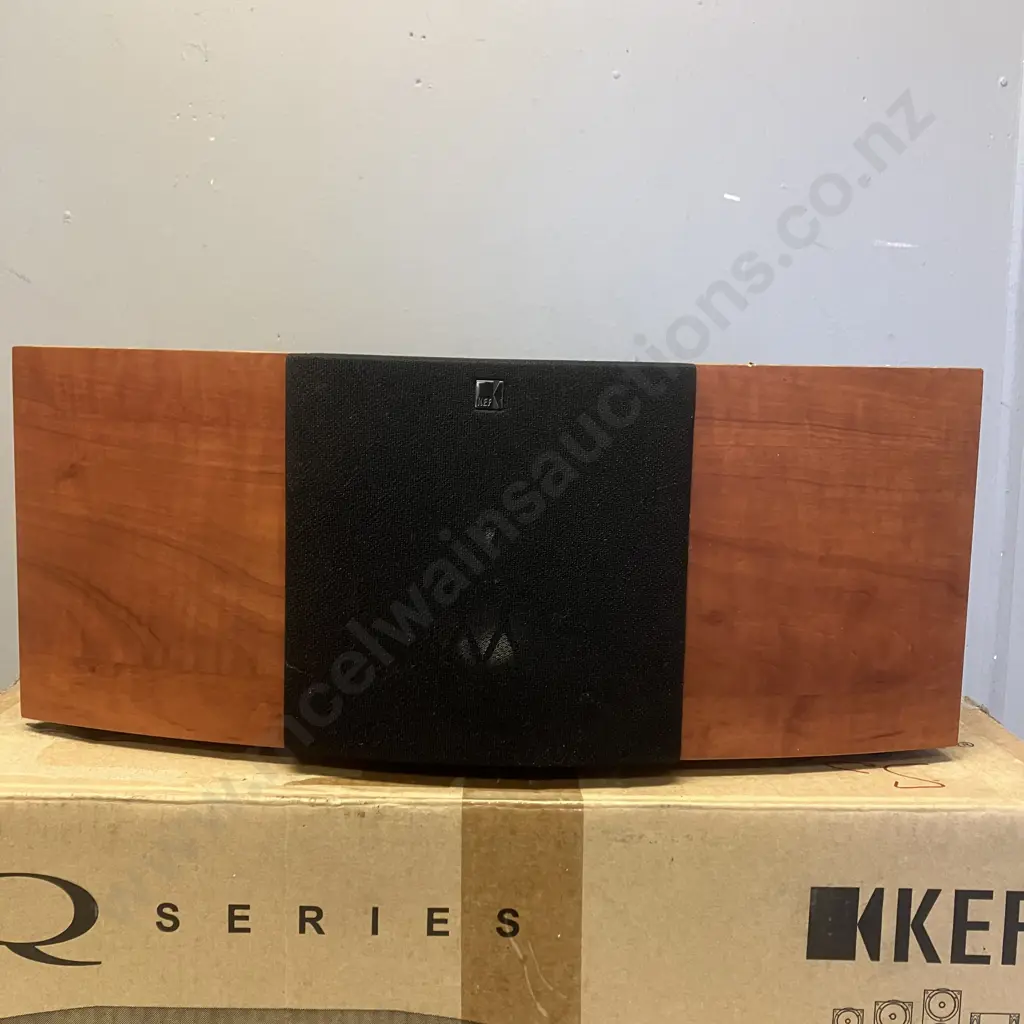 KEF iQ2c Center Speaker UniQ Driver 2Way Design Image 1++