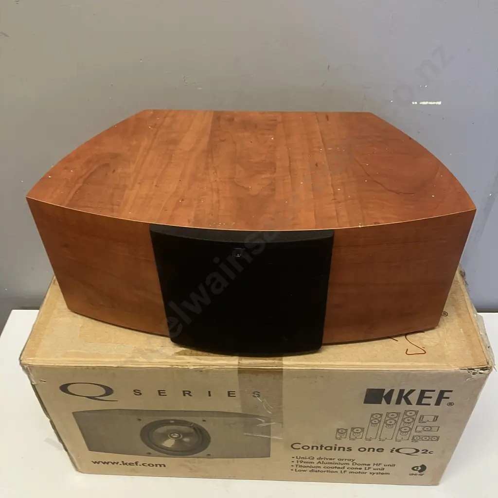 KEF iQ2c Center Speaker UniQ Driver 2Way Design Image 1++
