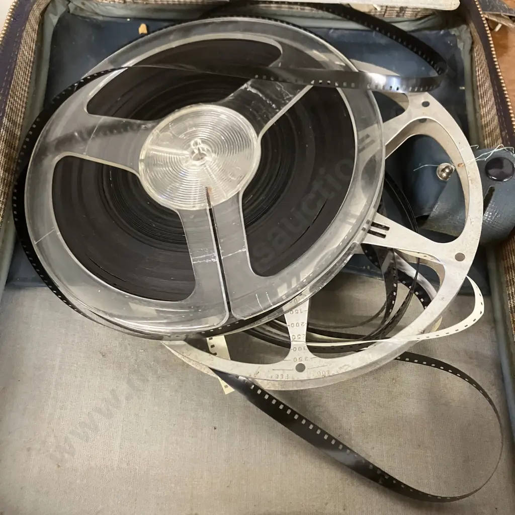 Vintage Sekonic 8 Model 30C Projector with Carrying Case - Japan (No Power Lead) Image 1++