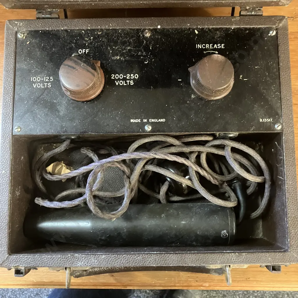 Antique Violet Ray Medical Device In Case Image 1++