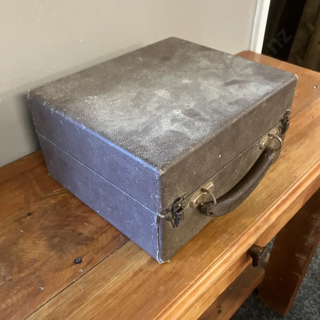 Antique Violet Ray Medical Device In Case Image 1++