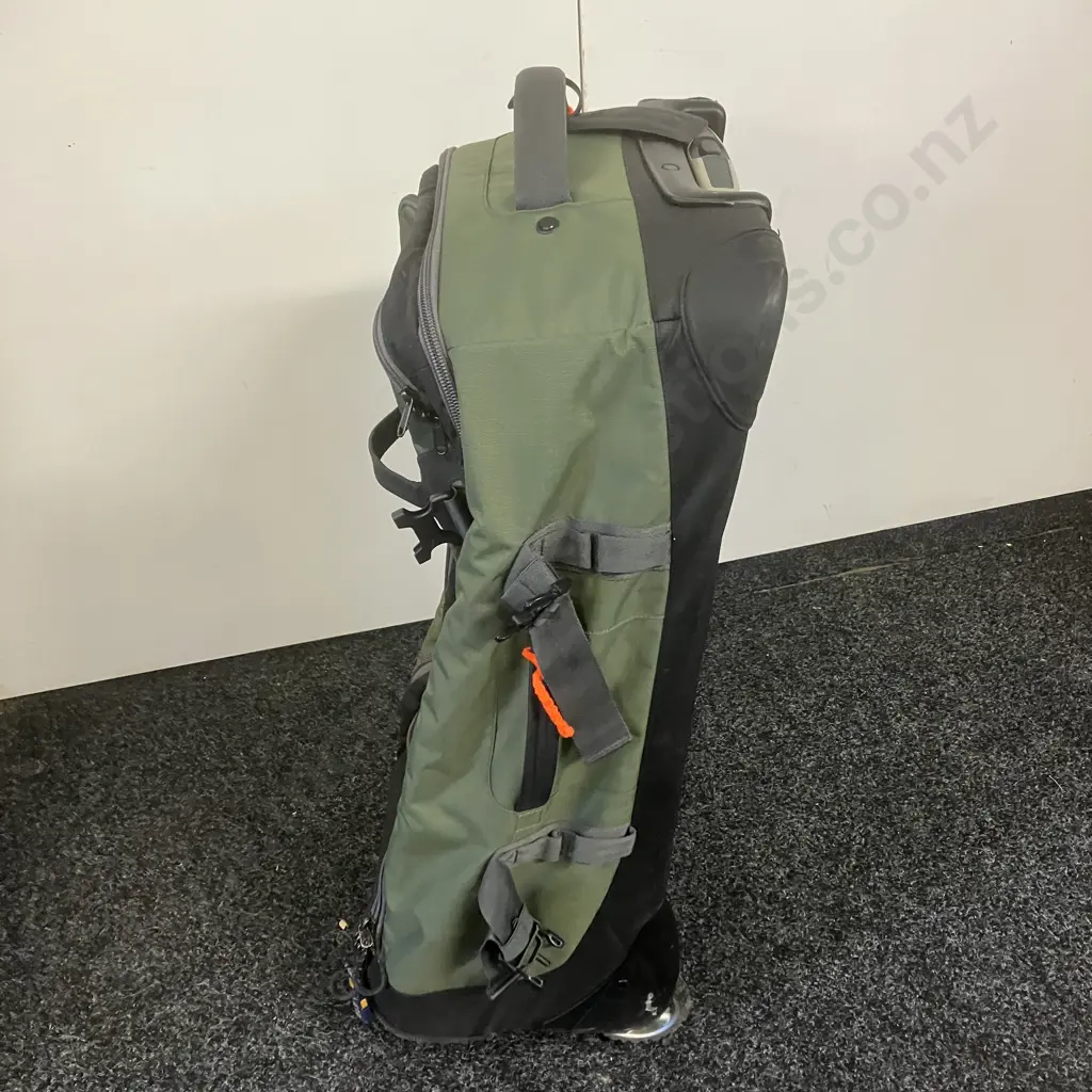 Eagle Creek Rolling Duffel Bag. H80 W40 D30cm Image 1++