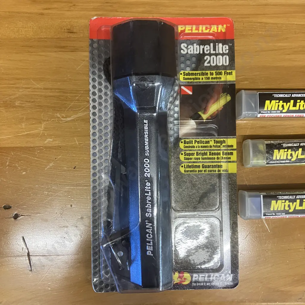 Pelican SabreLite 2000 Flashlight, Mitylite 1900 & Pair of MityLite 2AAA Pocket Lights Image 1++
