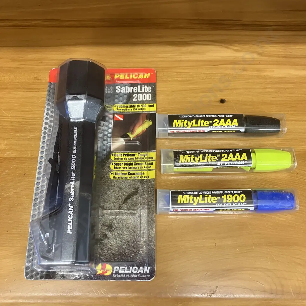 Pelican SabreLite 2000 Flashlight, Mitylite 1900 & Pair of MityLite 2AAA Pocket Lights Image 1++