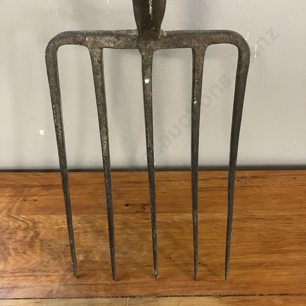 Vintage Griffin Garden Fork. 105cm Image 1++