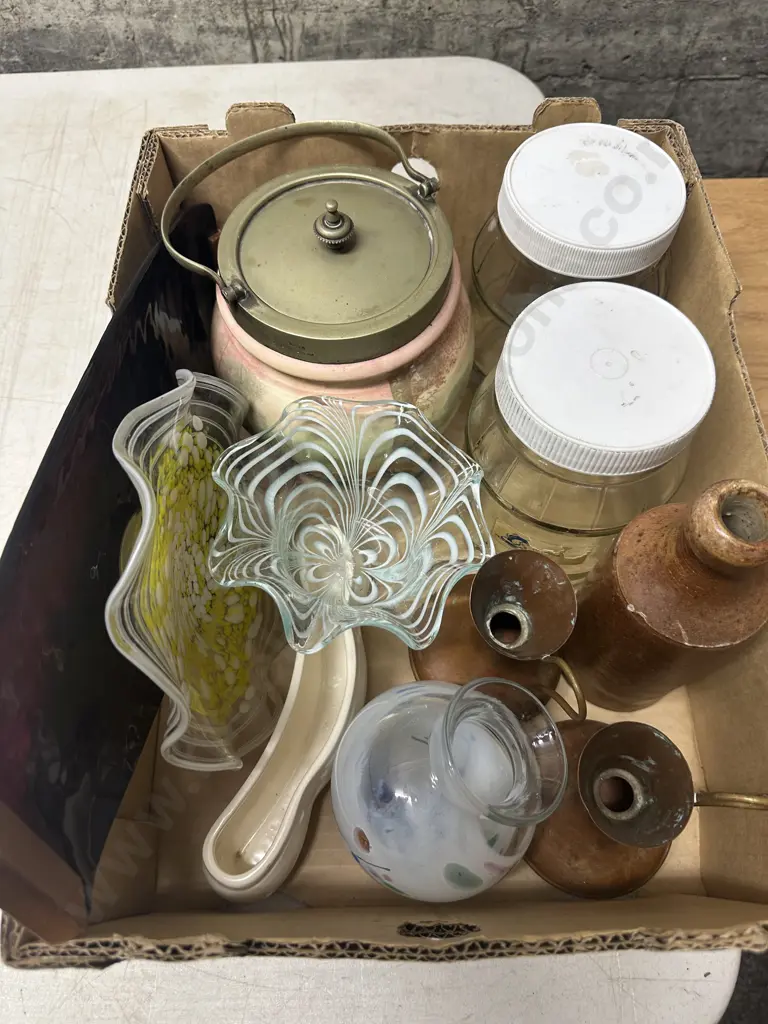 Box Of Assorted Vintage China Items Image 1++