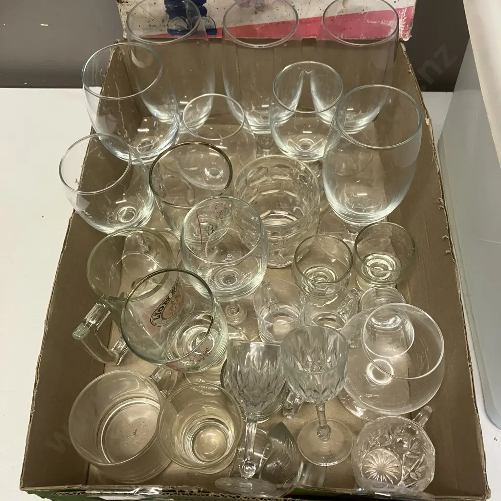 Vintage Tummy Trimmer, Plastic Lidded Containers, Glassware Image 1++