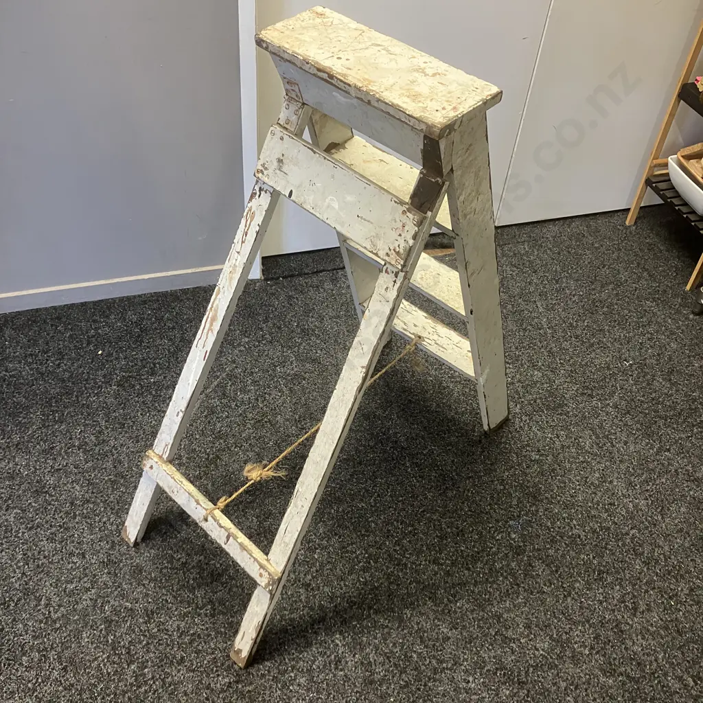 Vintage Wooden Ladder. H113cm Image 1++