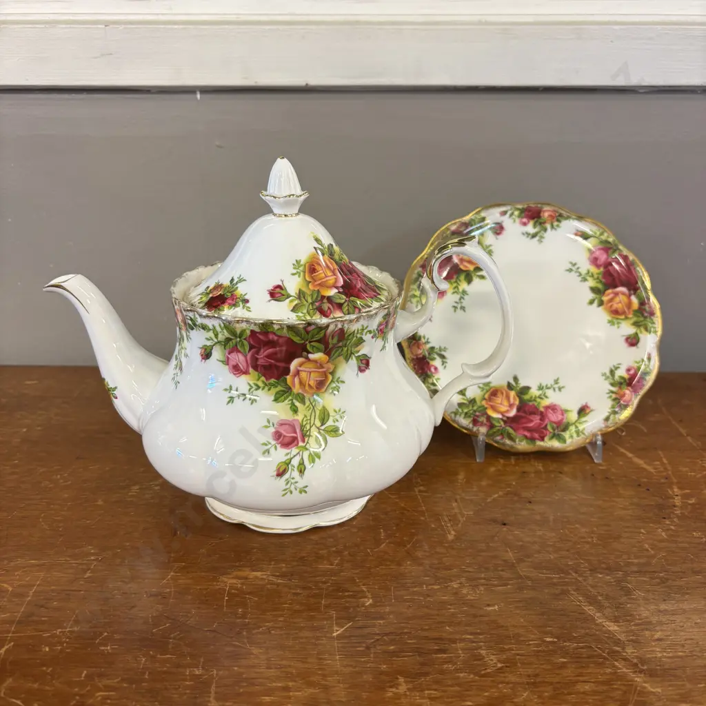 Royal Albert Old Country Roses Teapot and Trivet Image 1++