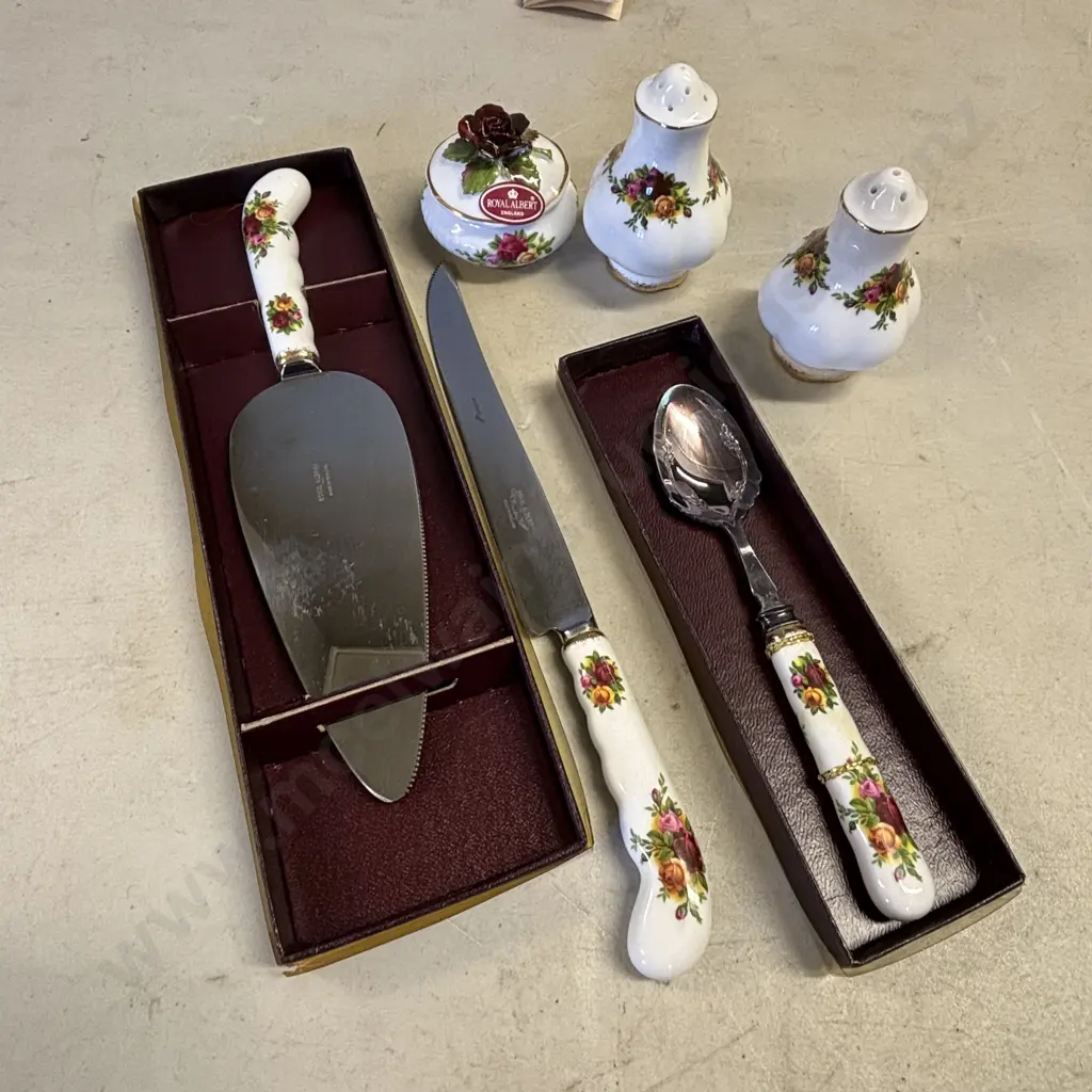 Royal Albert Old Country Roses salt and pepper shakers, cultery and trinket box Image 1++
