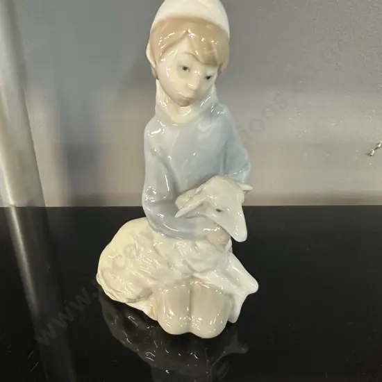 LIadro Porcelain Fiqurine Shepard Boy Holding Lamb H15cm.