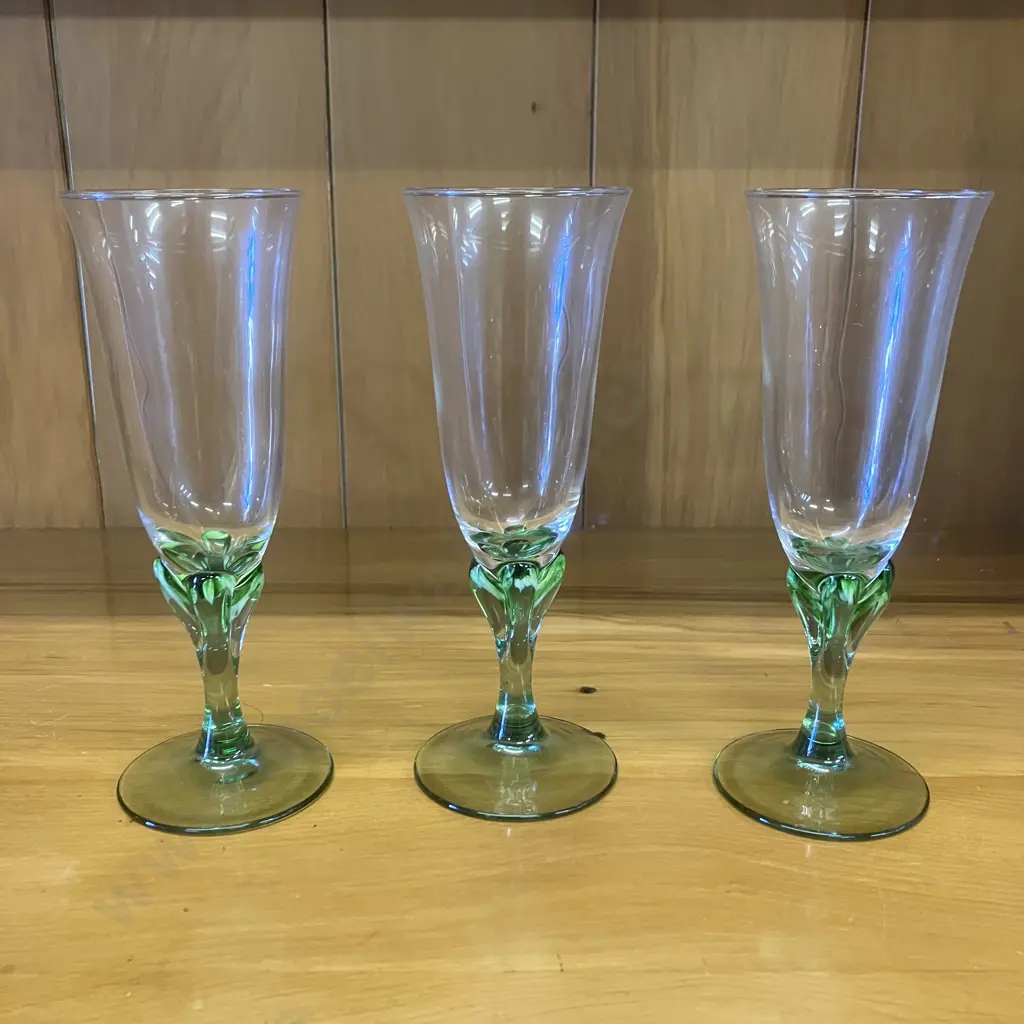 Set of 3 Vintage Luminarc Flower Stem Champagne Flutes Image 1++