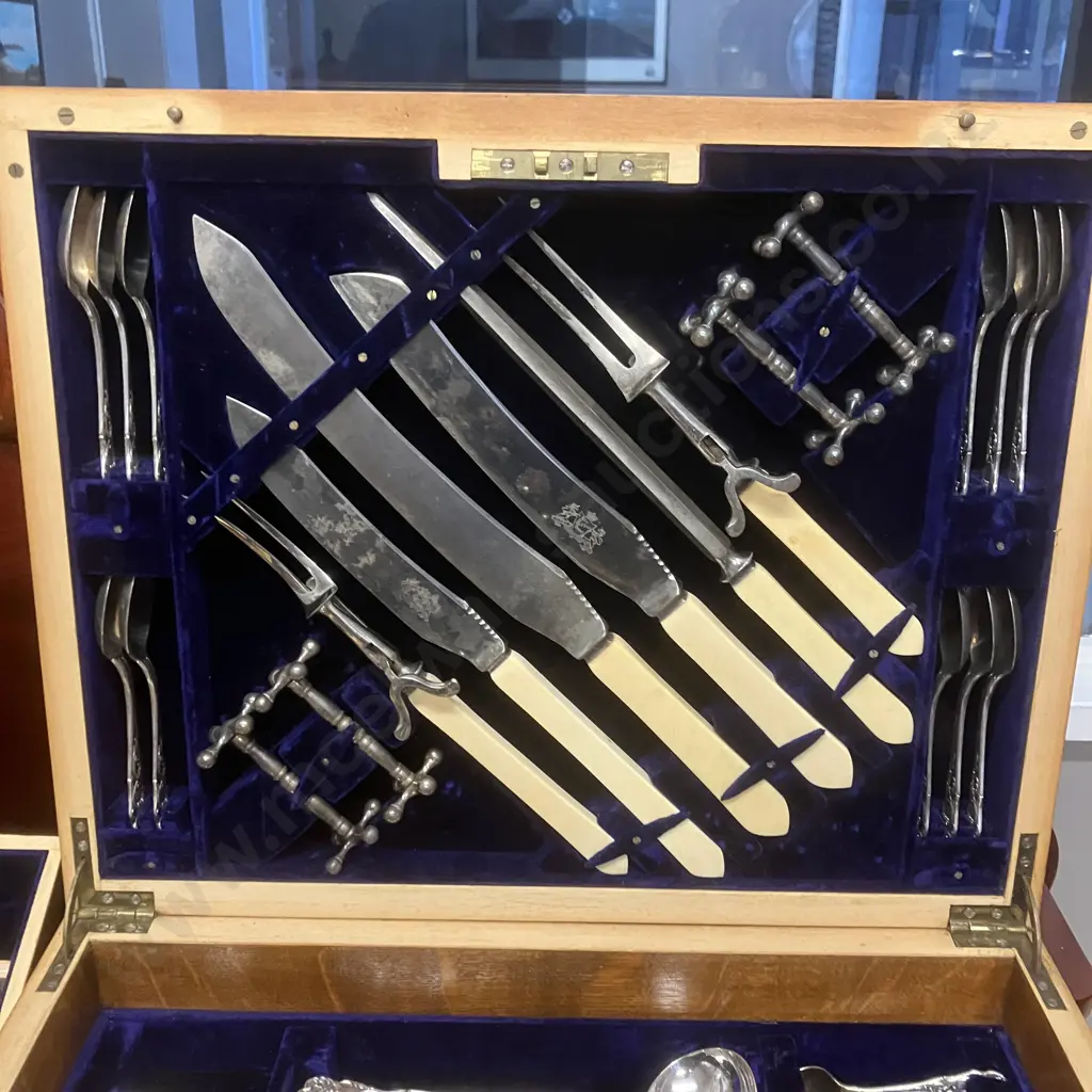 Antique W.R. Humphreys (Sheffield England) 100 Piece Cutlery Set In Oak 4 Tray, Lift Lid Canteen With Key Image 1++