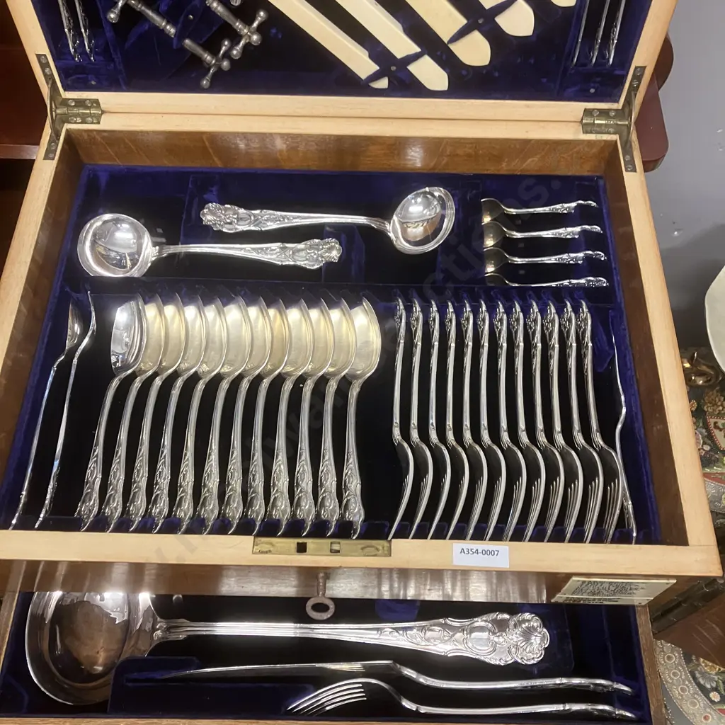 Antique W.R. Humphreys (Sheffield England) 100 Piece Cutlery Set In Oak 4 Tray, Lift Lid Canteen With Key Image 1++