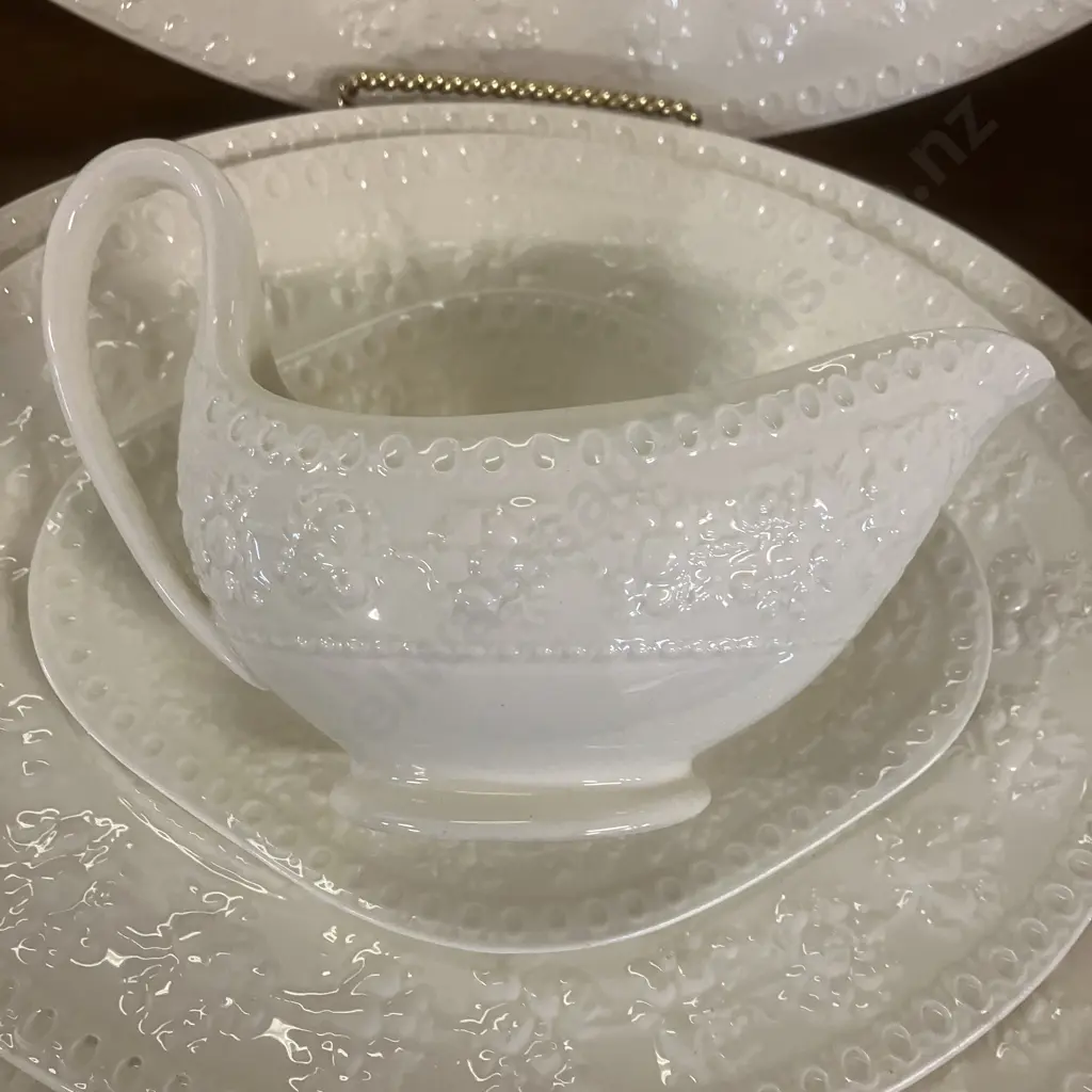 Wedgwood Wellesley 'Fruit & Circles' 3 x Large Oval Platters, Pair of Covered Vegetable Bowls, Gravy Boat & Underplate Image 1++