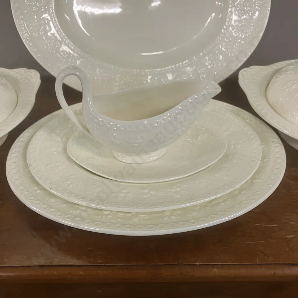 Wedgwood Wellesley 'Fruit & Circles' 3 x Large Oval Platters, Pair of Covered Vegetable Bowls, Gravy Boat & Underplate Image 1++