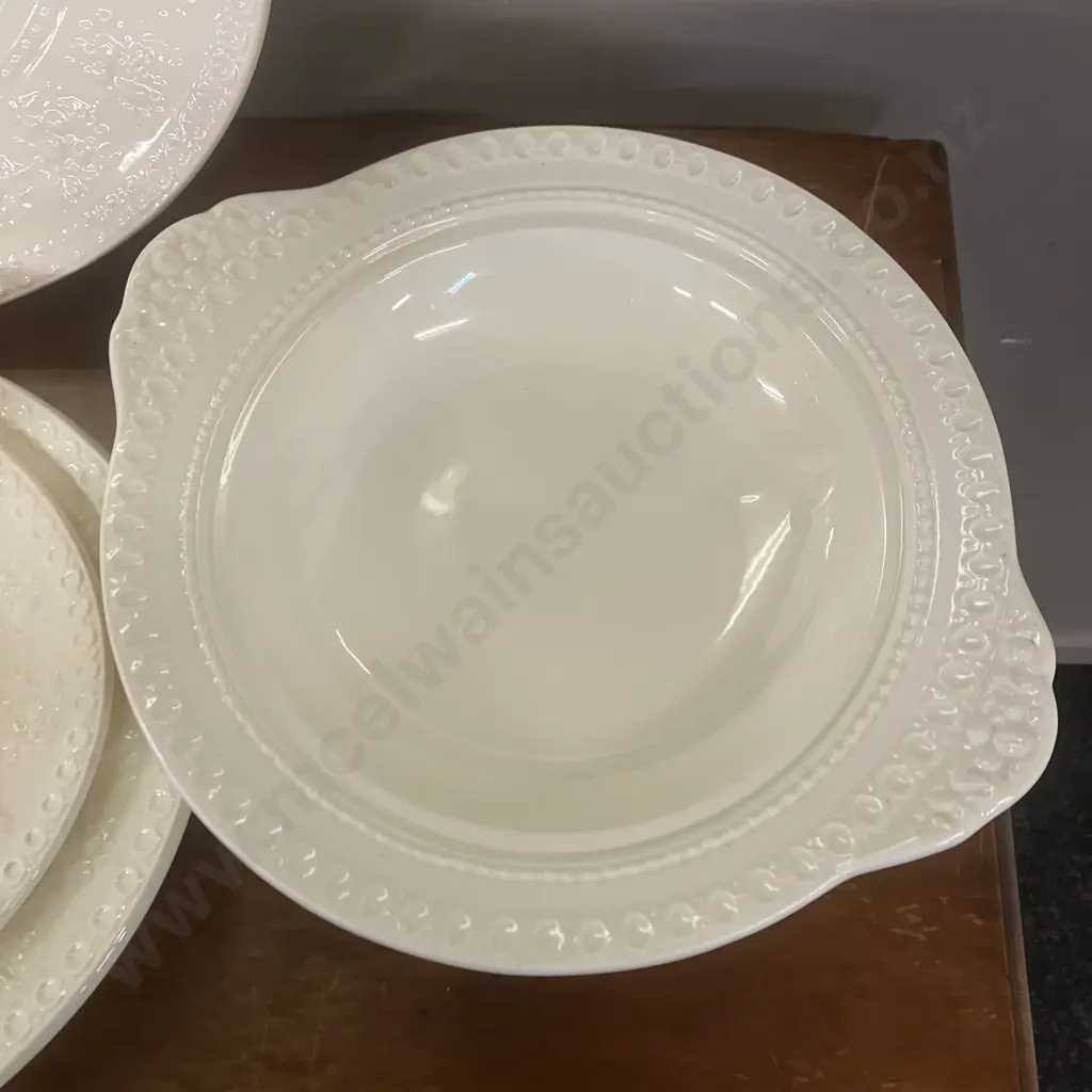 Wedgwood Wellesley 'Fruit & Circles' 3 x Large Oval Platters, Pair of Covered Vegetable Bowls, Gravy Boat & Underplate Image 1++