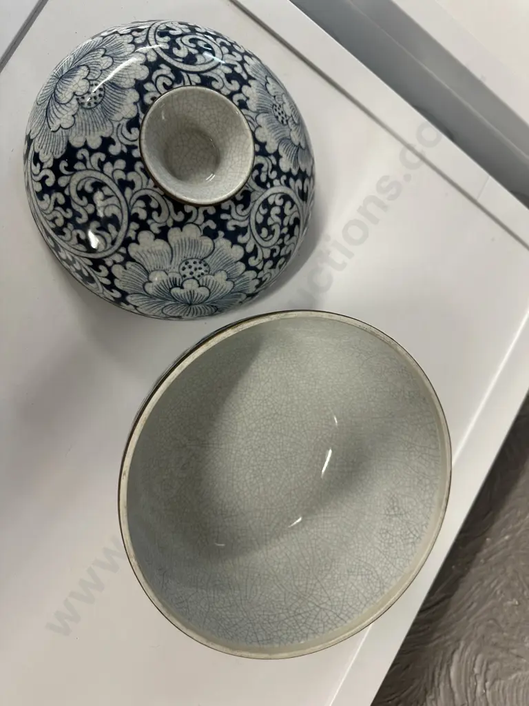  Vintage Maitland Smith Blue & White Chinoiserie Crackle Glazed Two Piece Pot Mark On Base H21cm. Image 1++