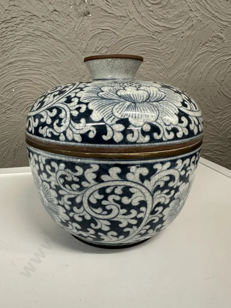 Vintage Maitland Smith Blue & White Chinoiserie Crackle Glazed Two Piece Pot Mark On Base H21cm. Image 1++