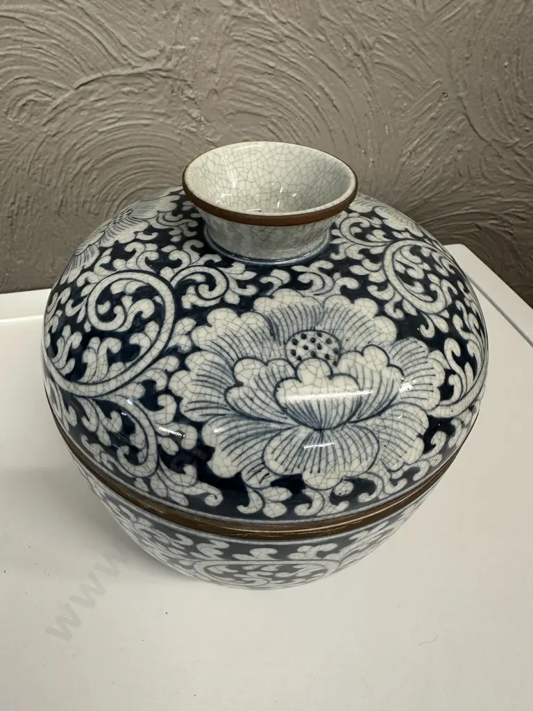  Vintage Maitland Smith Blue & White Chinoiserie Crackle Glazed Two Piece Pot Mark On Base H21cm. Image 1++