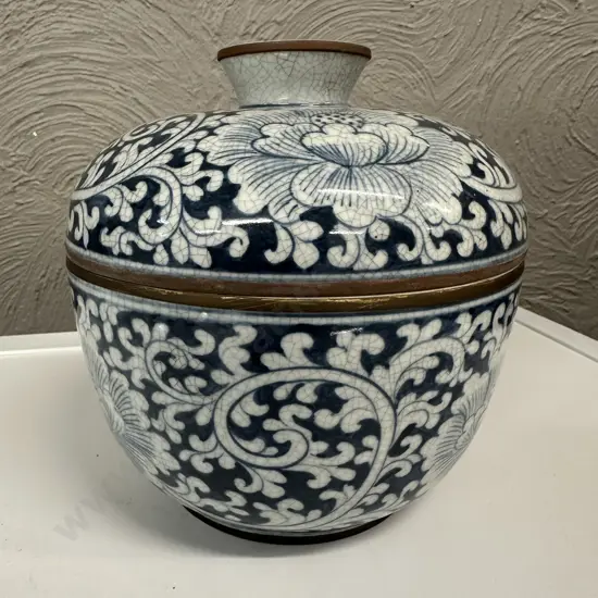  Vintage Maitland Smith Blue & White Chinoiserie Crackle Glazed Two Piece Pot Mark On Base H21cm.