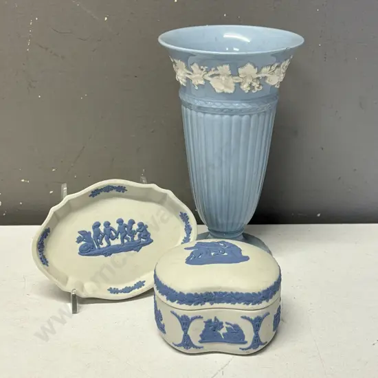 Three Wedgwood items including two white Jasperware