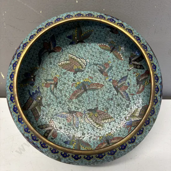 Stunning Cloisonne Bowl with Dragon and Butterfly decoration. Dia 21cm