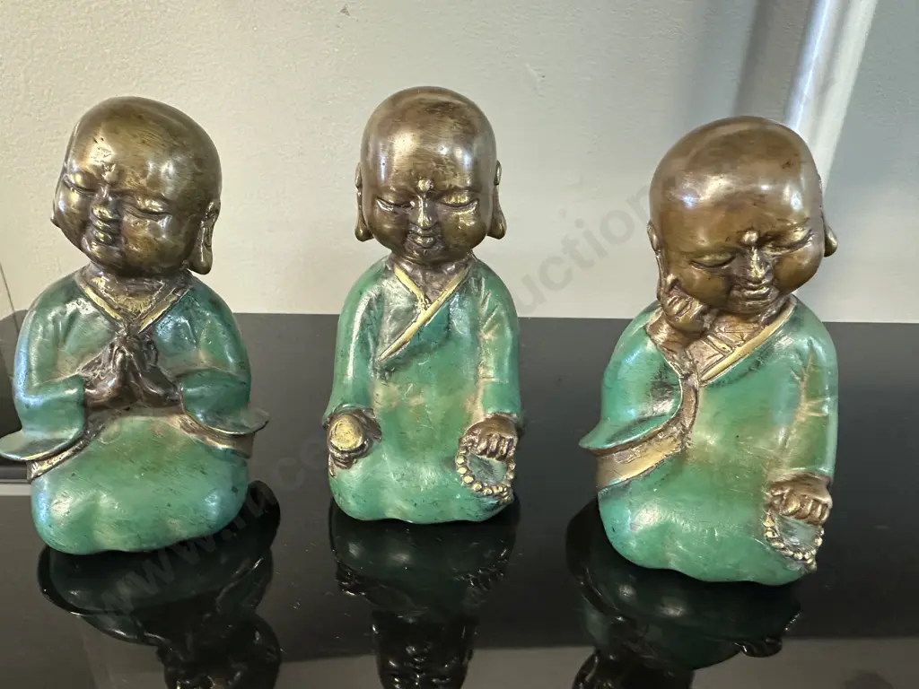 Set Of Three Meditative Buddha Bronze? Figurines Painted Green Finish  Image 1++