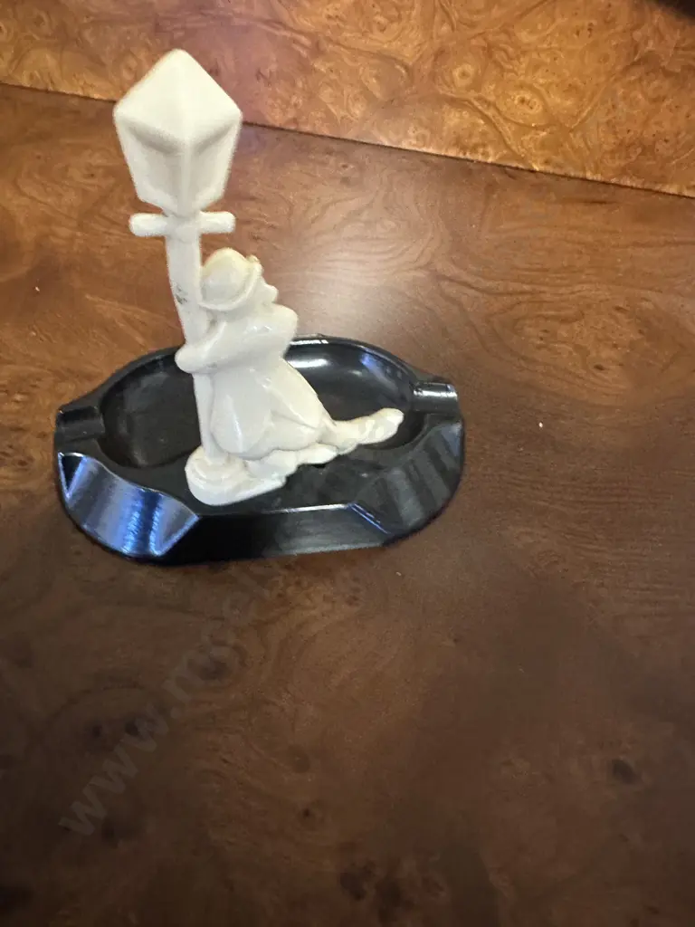 Vintage English Selcol 'Voque' Bakelite Ashtray With The Phrae 'Oh What A Beautiful Evening' Image 1++