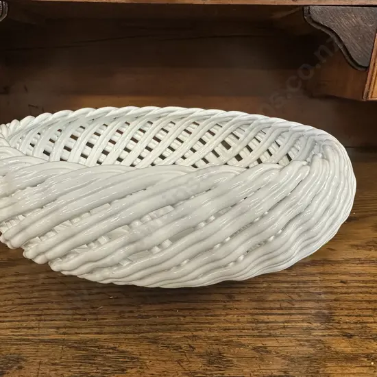 Vintage White Basket Weave Fruit Bowl. 10 x 31cm