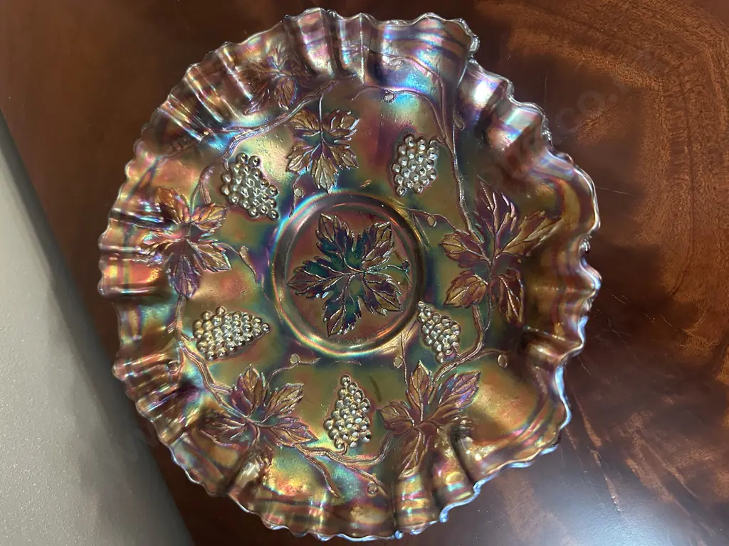 Vintage Carnival Class Bowl Amethyst Iridescent Finish With Crimped Edge H6,Dia22cm. Image 1++