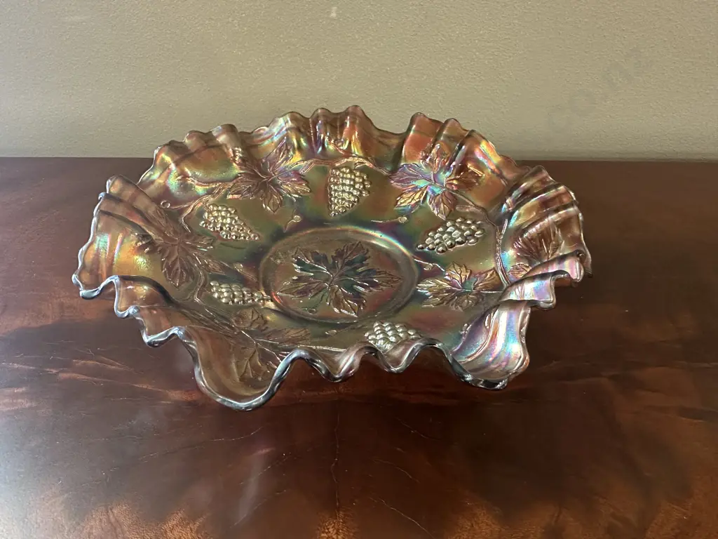 Vintage Carnival Class Bowl Amethyst Iridescent Finish With Crimped Edge H6,Dia22cm. Image 1++